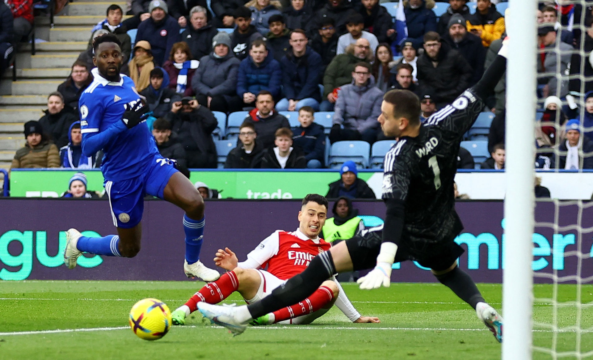 触球都充满 触球都充满